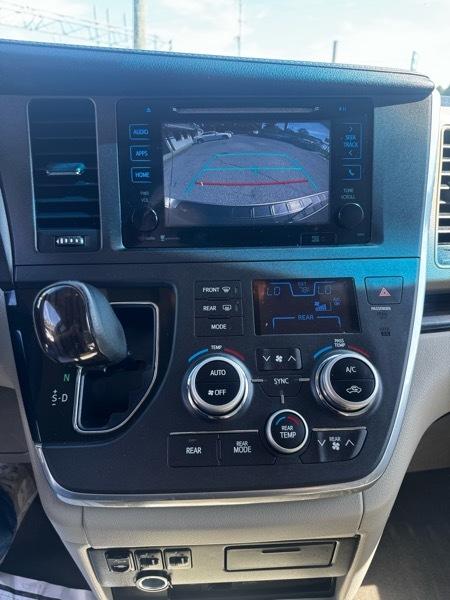 Toyota Sienna XLE FWD 8-Passenger V6 2015