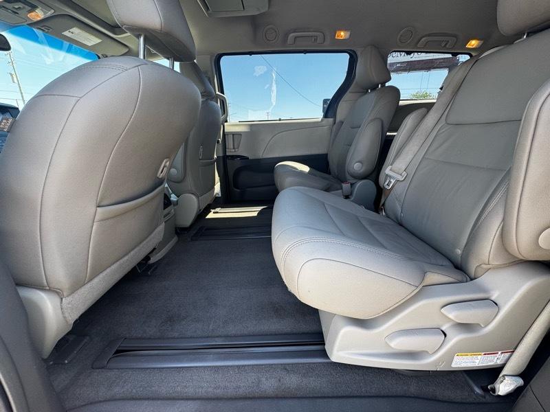 Toyota Sienna XLE FWD 8-Passenger V6 2015
