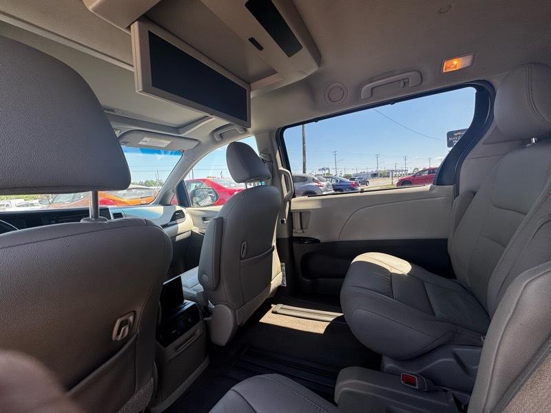 Toyota Sienna XLE FWD 8-Passenger V6 2015