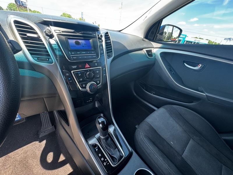 Hyundai Elantra GT A/T 2017