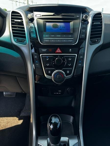 Hyundai Elantra GT A/T 2017