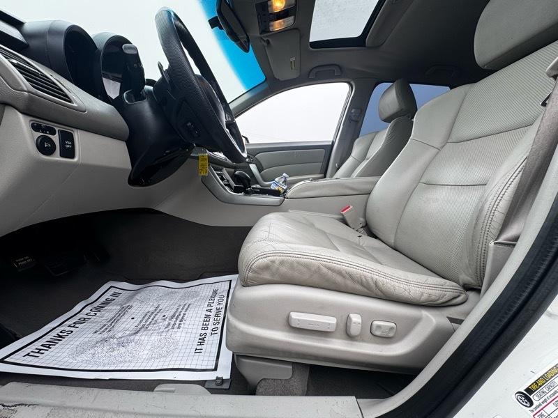 Acura RDX 5-Spd AT with Technology Package 2011