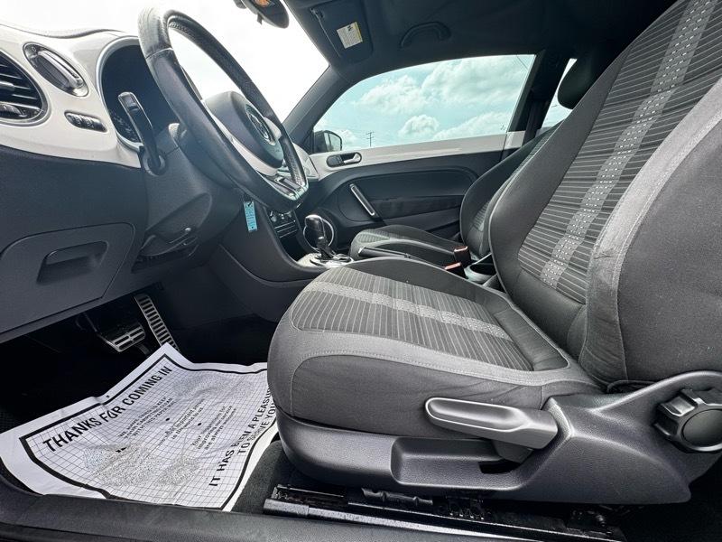 Volkswagen Beetle 2.0T Turbo 2012