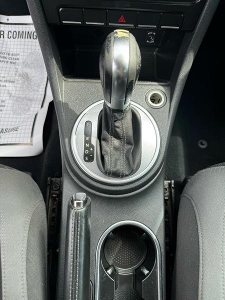 Volkswagen Beetle 2.0T Turbo 2012