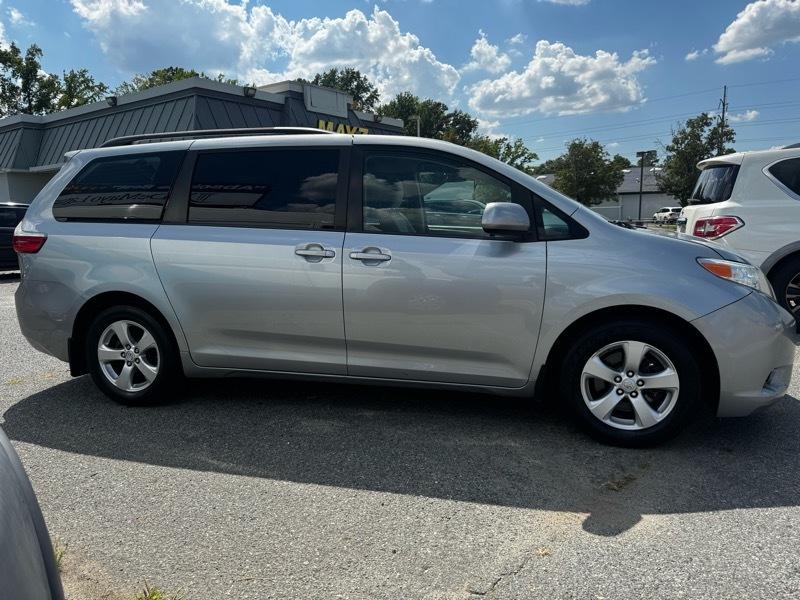 Toyota Sienna LE FWD 8-Passenger V6 2016