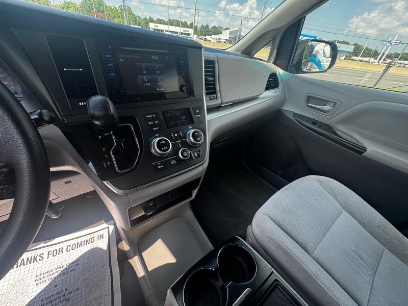Toyota Sienna LE FWD 8-Passenger V6 2016