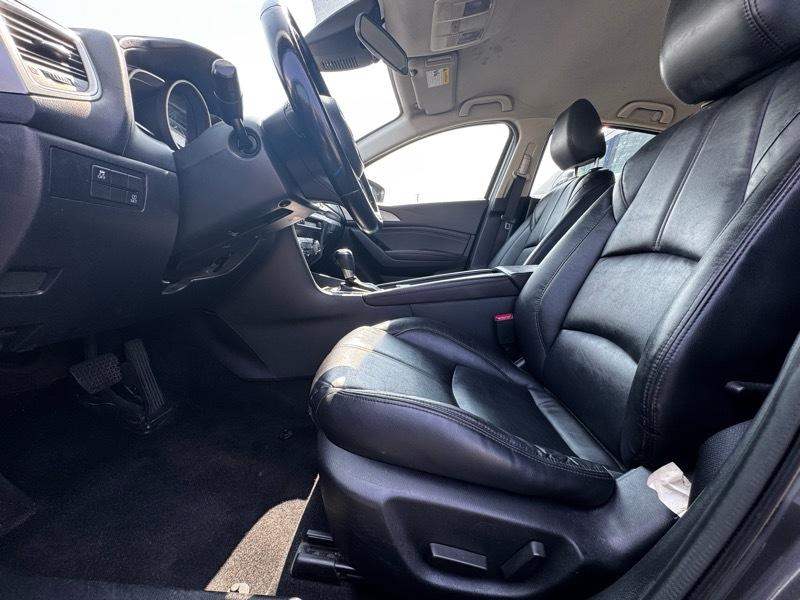 Mazda MAZDA3 i Touring AT 5-Door 2017