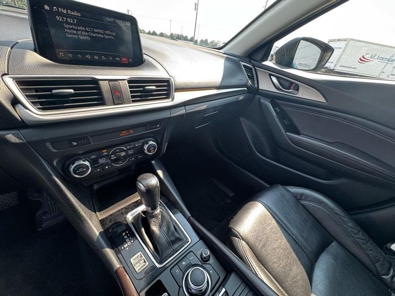 Mazda MAZDA3 i Touring AT 5-Door 2017