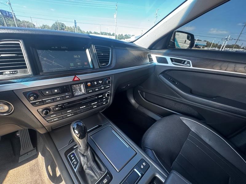 Hyundai Genesis 5.0L RWD 2015