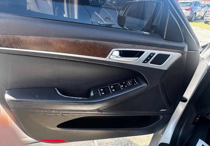 Hyundai Genesis 5.0L RWD 2015
