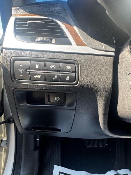 Hyundai Genesis 5.0L RWD 2015
