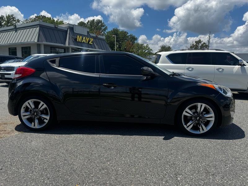 Hyundai Veloster Base 6MT 2017