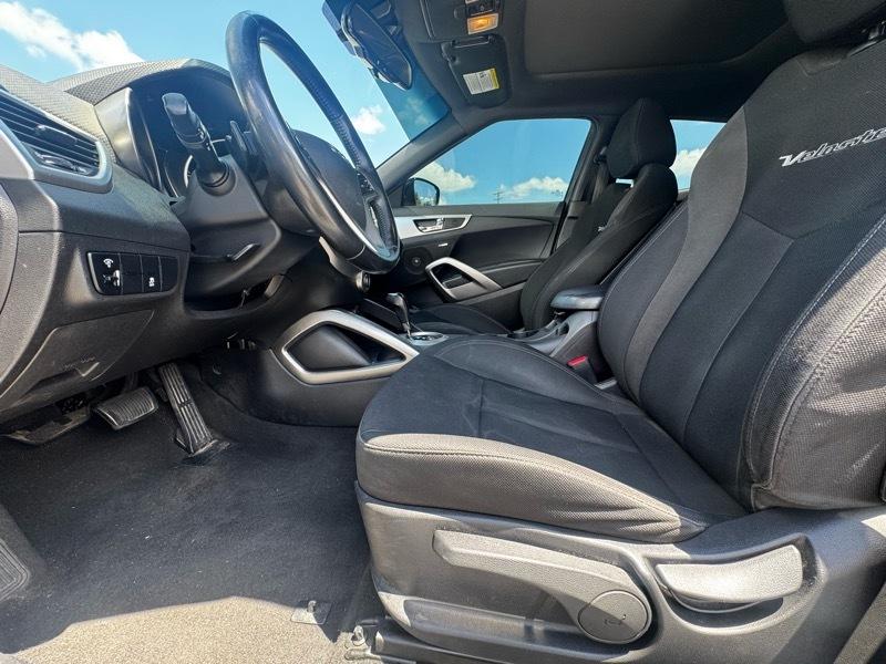 Hyundai Veloster Base 6MT 2017