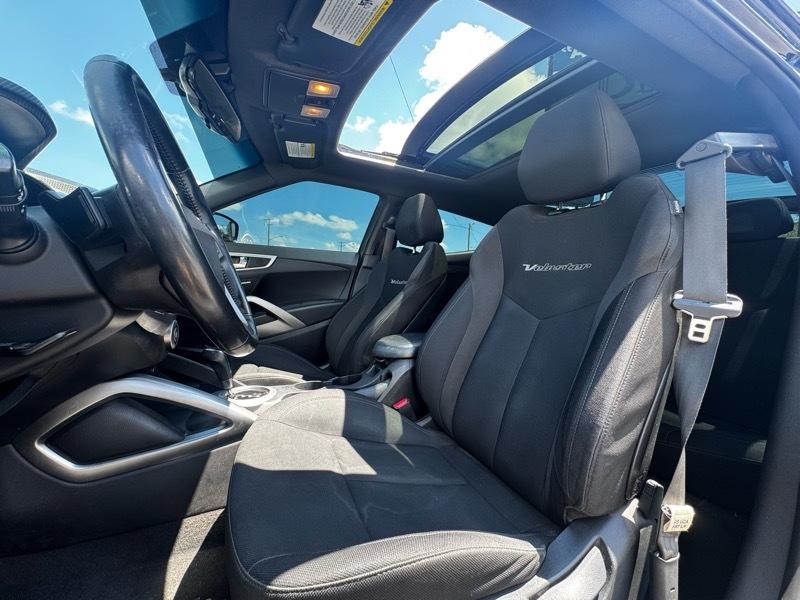 Hyundai Veloster Base 6MT 2017