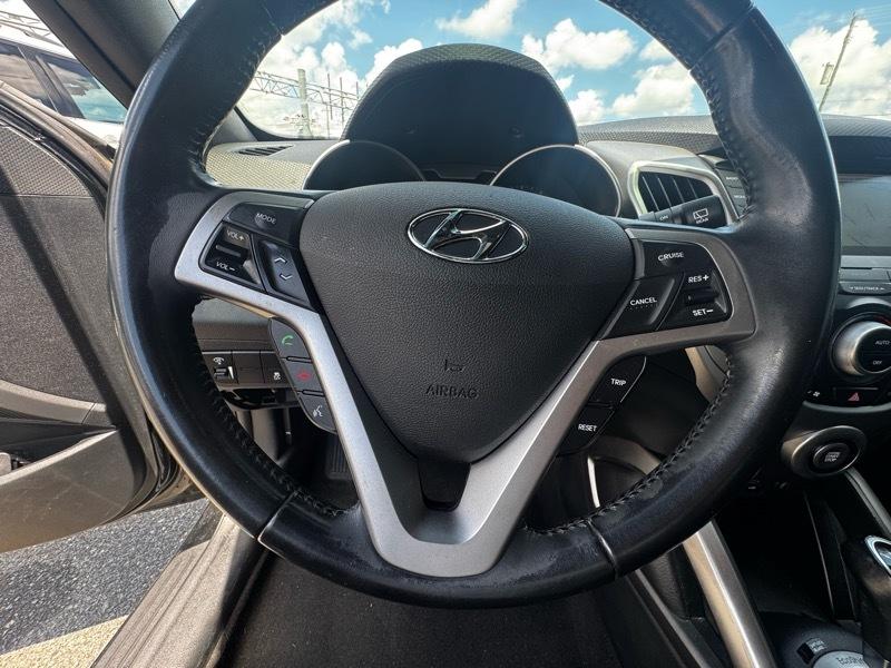Hyundai Veloster Base 6MT 2017