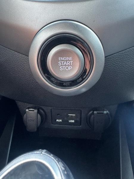 Hyundai Veloster Base 6MT 2017