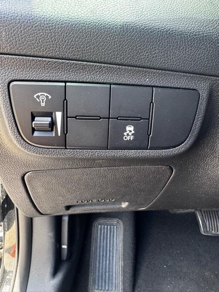 Hyundai Veloster Base 6MT 2017