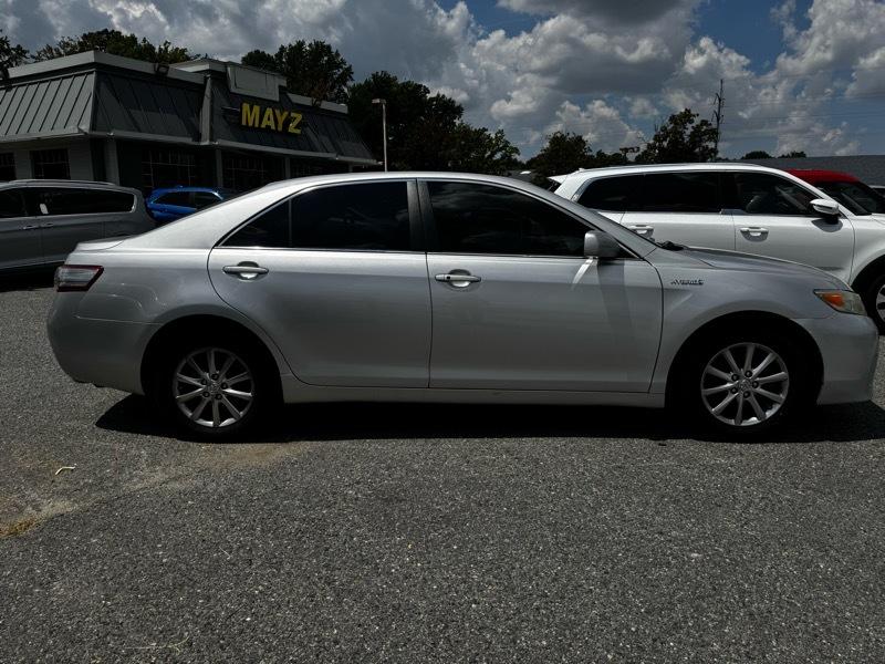 Toyota Camry Hybrid Sedan 2011
