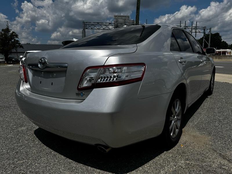 Toyota Camry Hybrid Sedan 2011