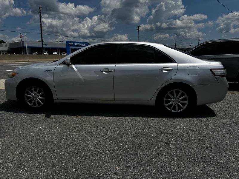 Toyota Camry Hybrid Sedan 2011