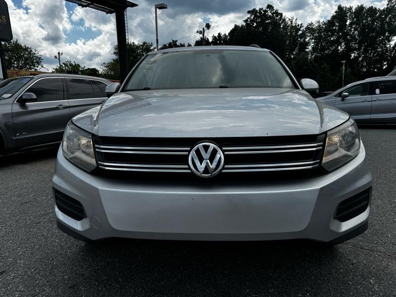 Volkswagen Tiguan S 2017
