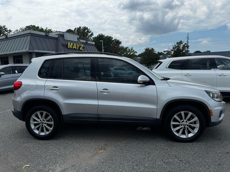 Volkswagen Tiguan S 2017