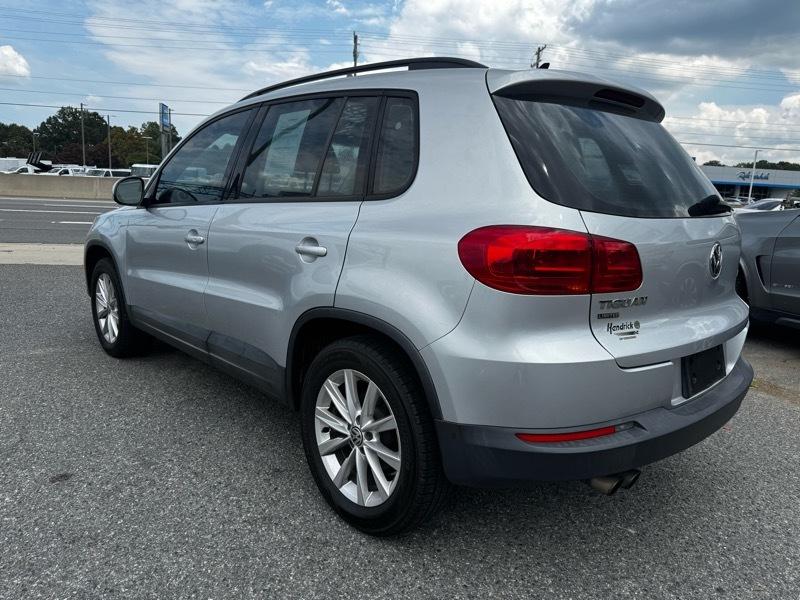 Volkswagen Tiguan S 2017