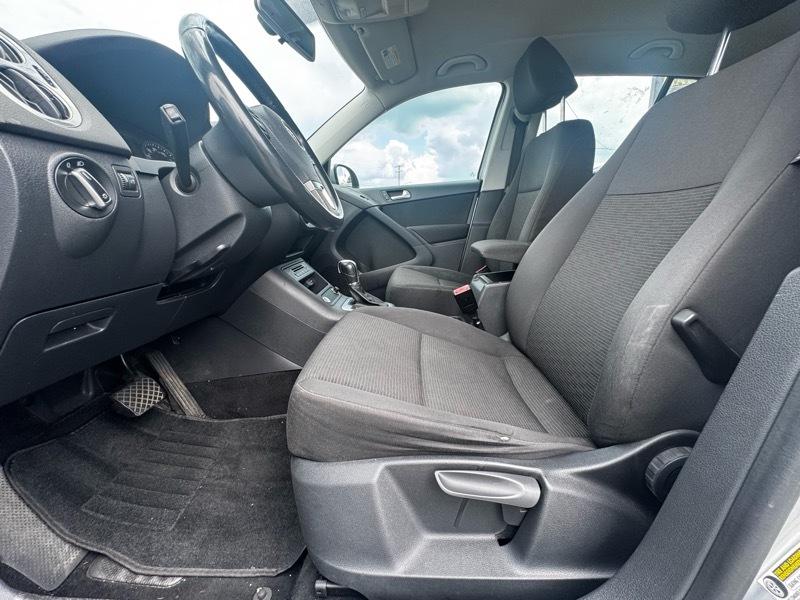 Volkswagen Tiguan S 2017
