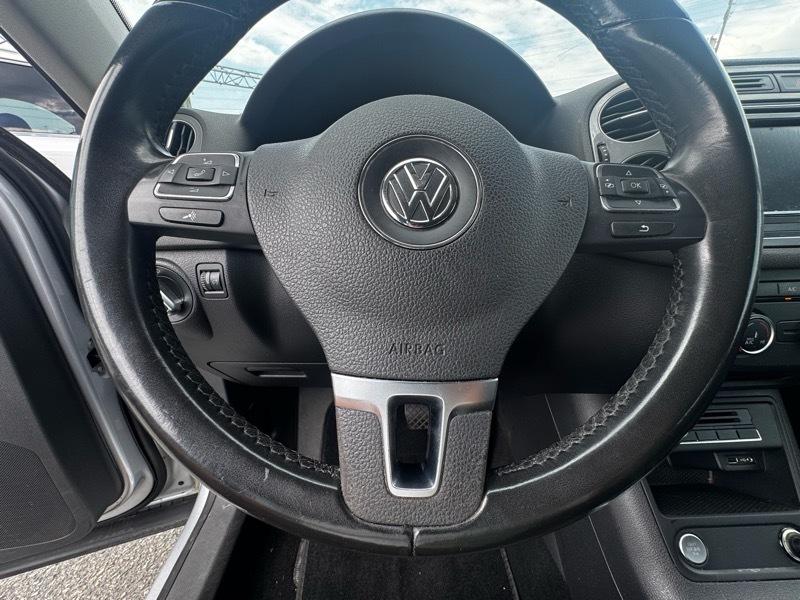 Volkswagen Tiguan S 2017