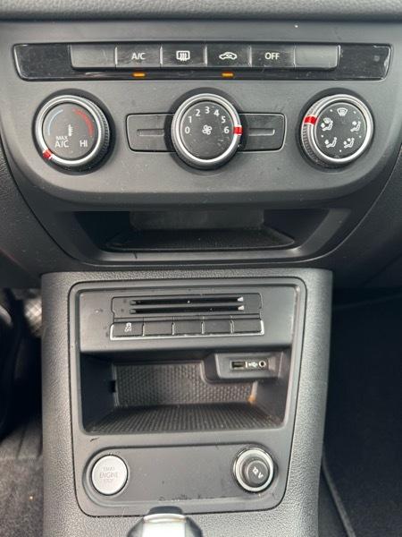 Volkswagen Tiguan S 2017