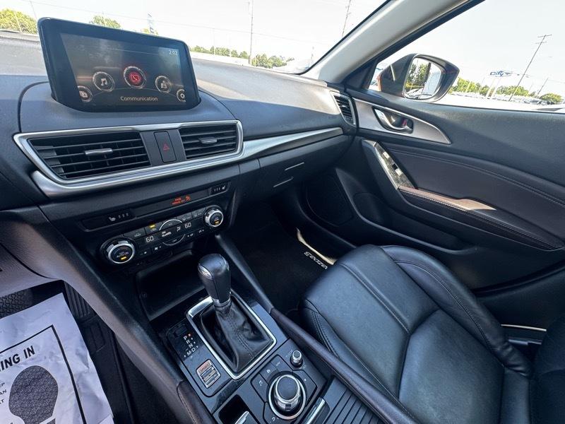 Mazda MAZDA3 s Touring AT 4-Door 2018