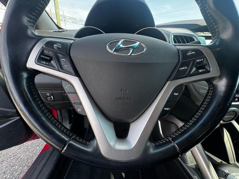 Hyundai Veloster Base 6MT 2016