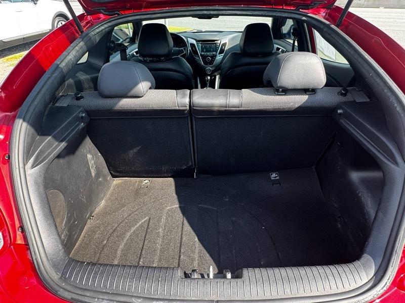 Hyundai Veloster Base 6MT 2016