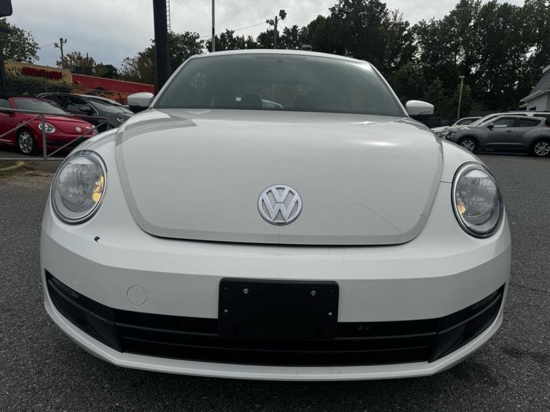 Volkswagen Beetle 2dr Cpe Man 2.5L PZEV 2012