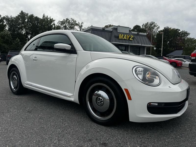 Volkswagen Beetle 2dr Cpe Man 2.5L PZEV 2012