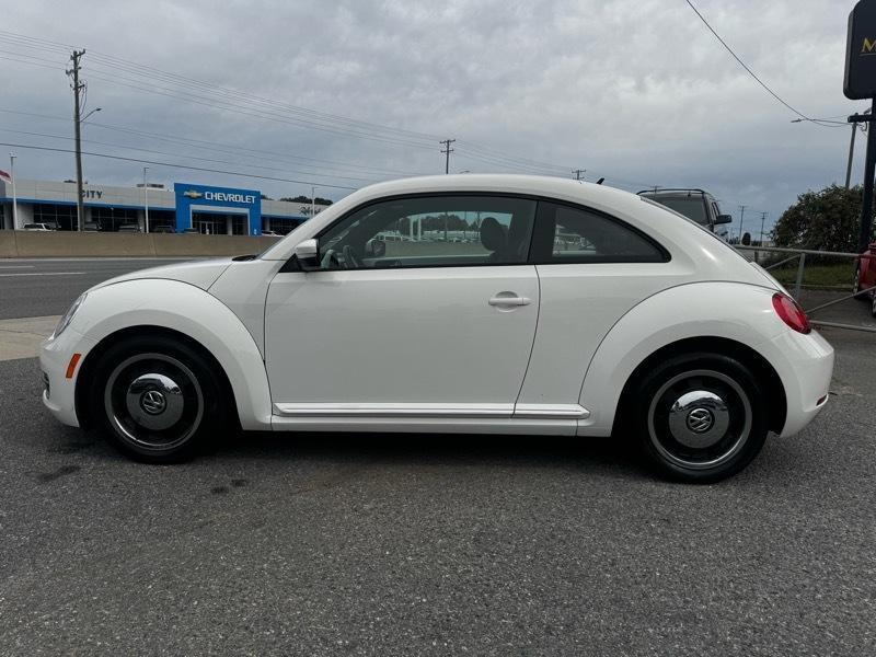 Volkswagen Beetle 2dr Cpe Man 2.5L PZEV 2012