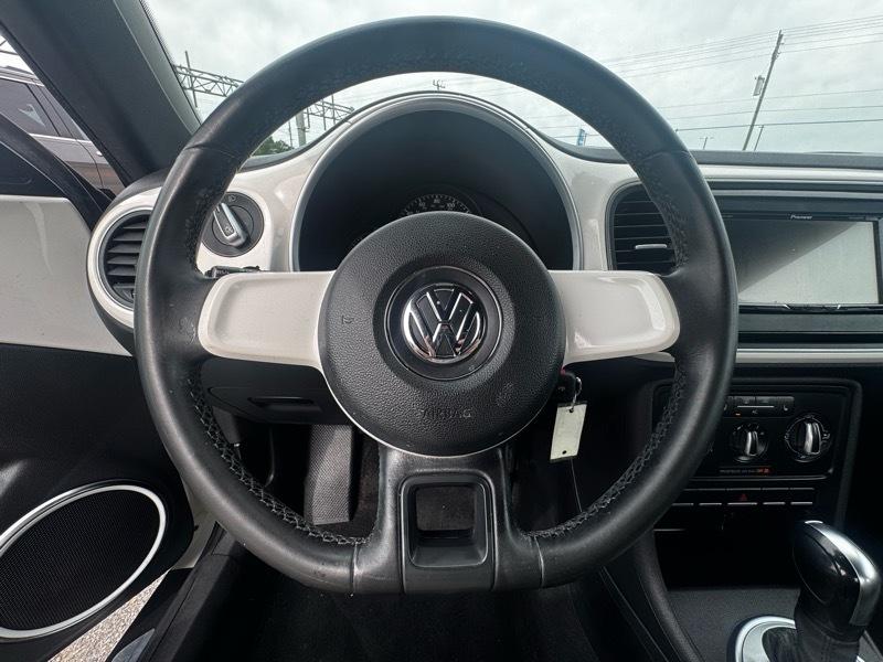 Volkswagen Beetle 2dr Cpe Man 2.5L PZEV 2012
