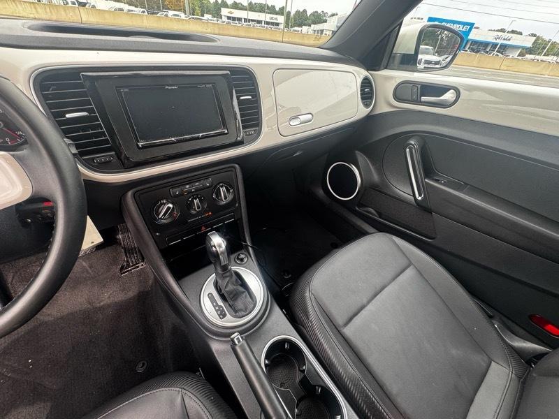 Volkswagen Beetle 2dr Cpe Man 2.5L PZEV 2012