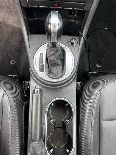 Volkswagen Beetle 2dr Cpe Man 2.5L PZEV 2012