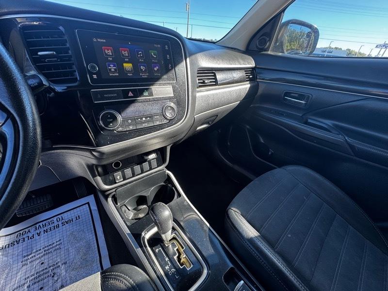 Mitsubishi Outlander SE 2WD 2019