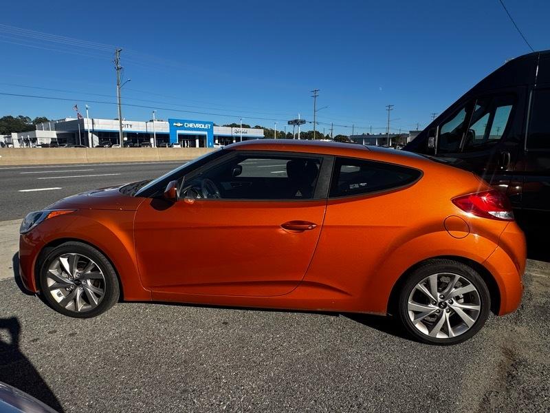 Hyundai Veloster Base 6MT 2017