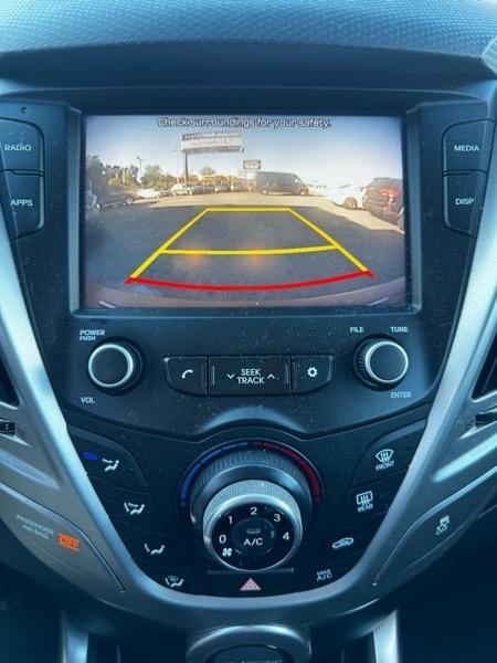 Hyundai Veloster Base 6MT 2017
