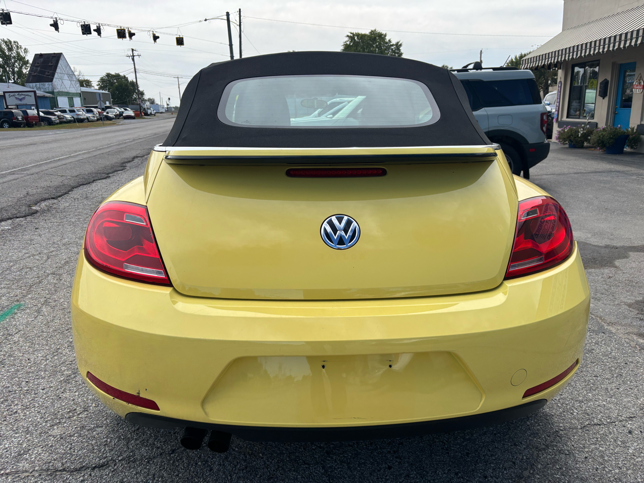 Volkswagen Beetle 1.8T PZEV Convertible 2015
