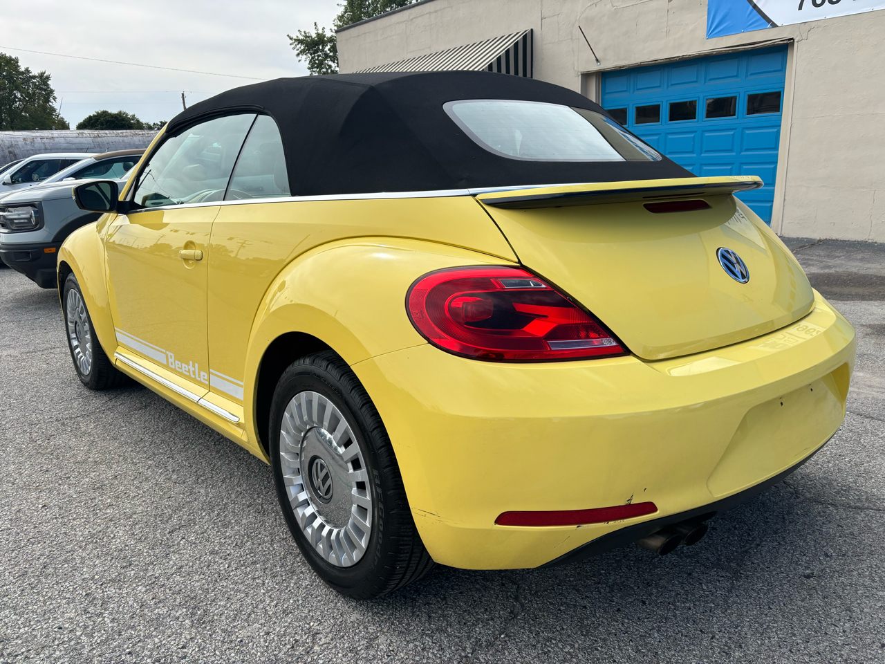 Volkswagen Beetle 1.8T PZEV Convertible 2015