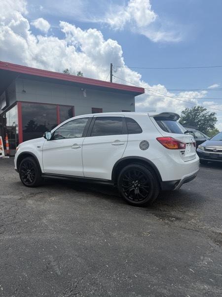 Mitsubishi Outlander Sport 2.0 ES 5M 2017