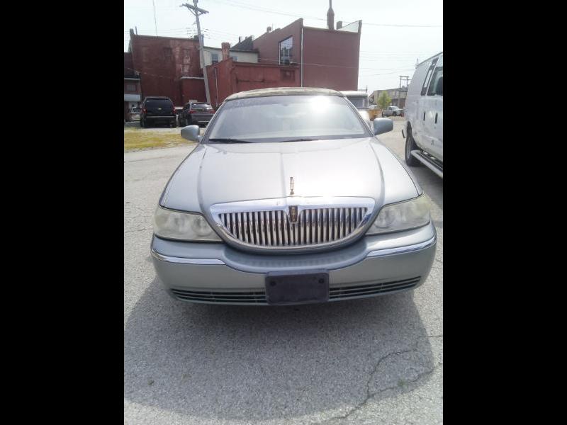 2004 Lincoln Town Car Signature