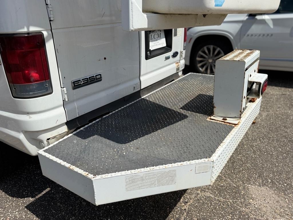 Ford Econoline Cargo Van E-350 Super Duty Commercial 2010