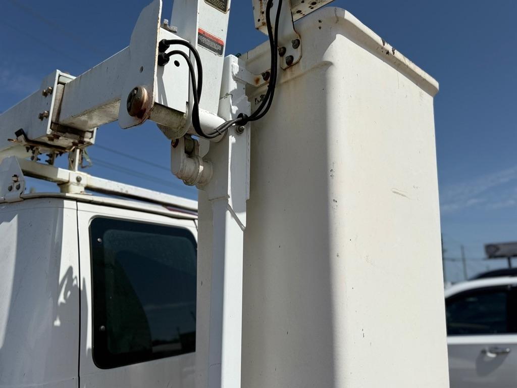 Ford Econoline Cargo Van E-350 Super Duty Commercial 2010