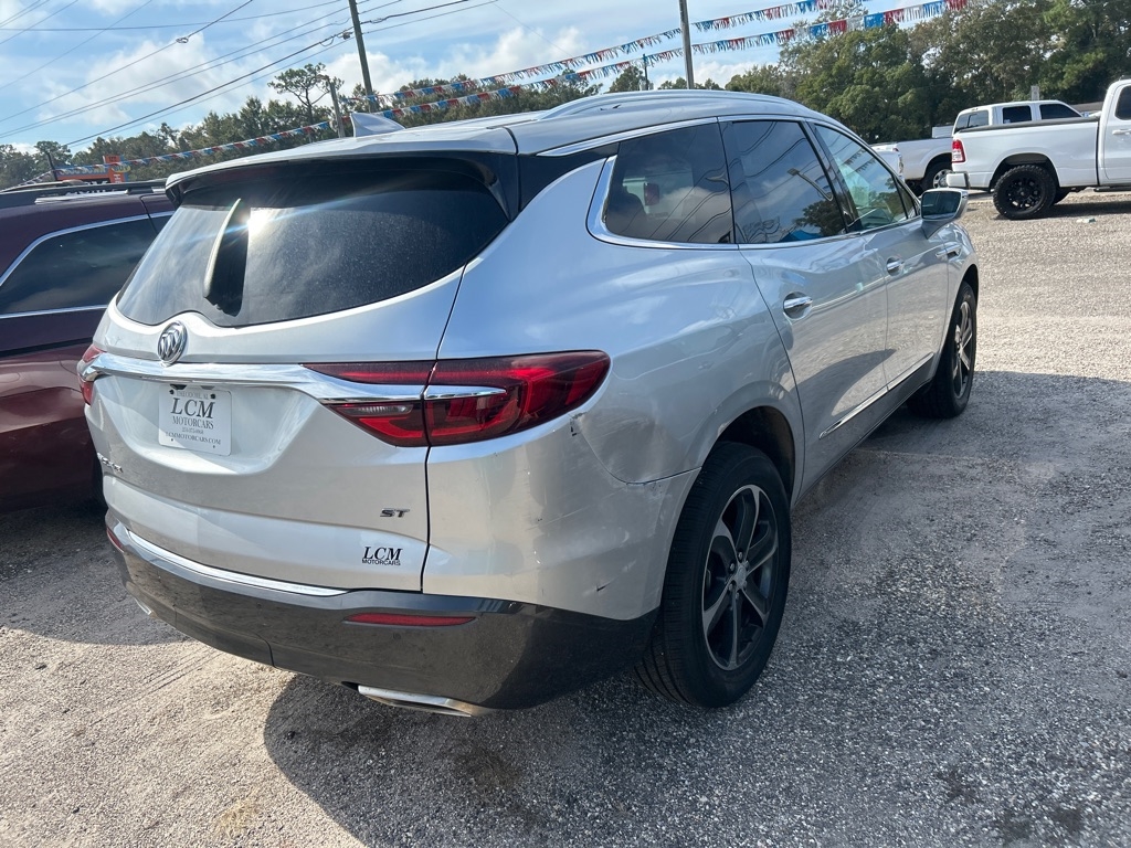 2020 Buick Enclave Essence photo 2