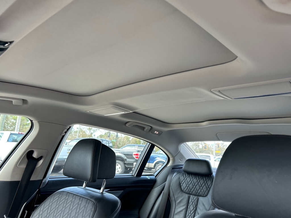 BMW 7 Series 750i xDrive Sedan 2019